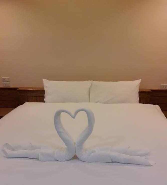 The Lake Hill Resort Pranburi Buitenkant foto