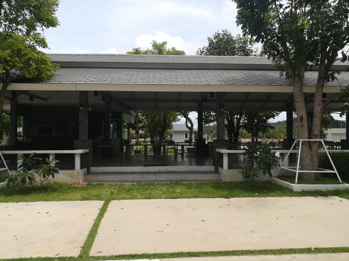 The Lake Hill Resort Pranburi Buitenkant foto